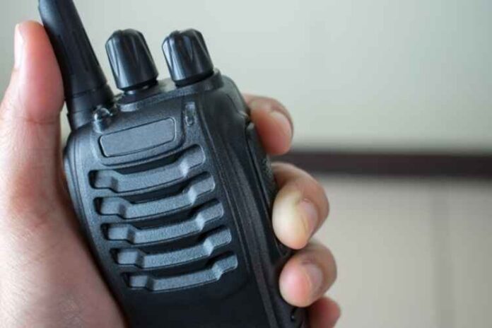 3 Benefits of Using a Two-Way Radio